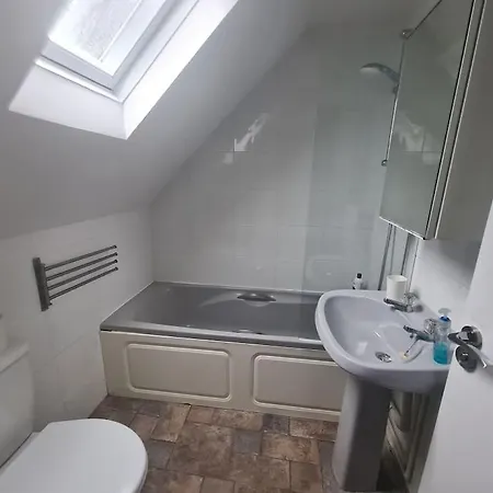 Split Level Luton Town Center Flat Apartment Exterior photo