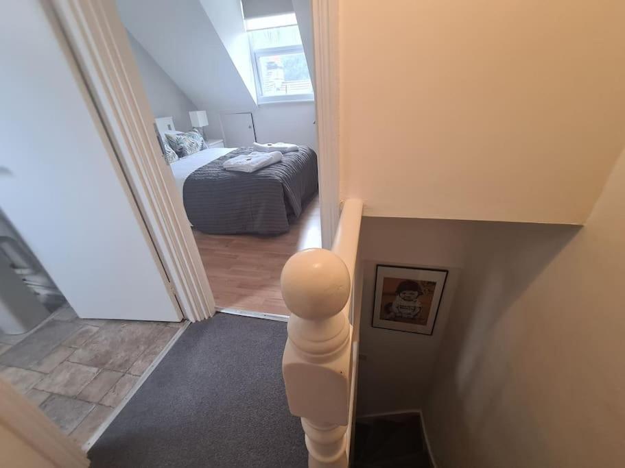 Split Level Luton Town Center Flat Apartment *