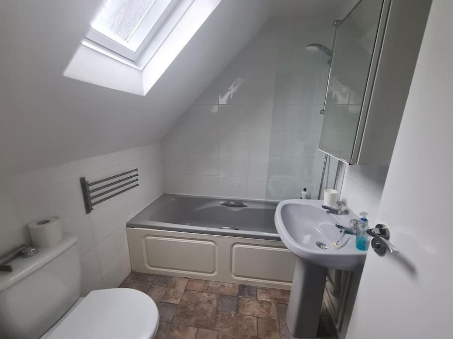 Apartment Split Level Luton Town Center Flat *
