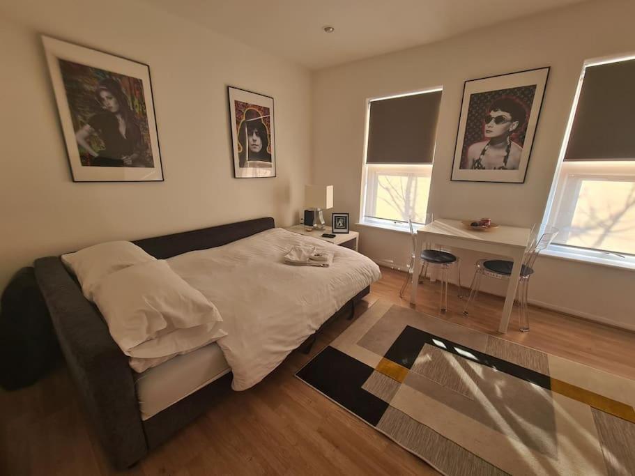 Split Level Luton Town Center Flat