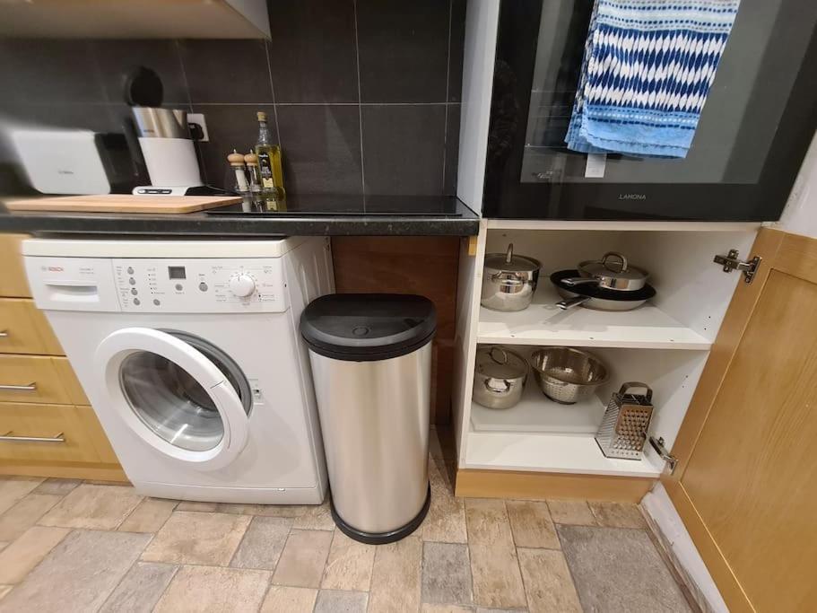 Split Level Luton Town Center Flat Apartment *